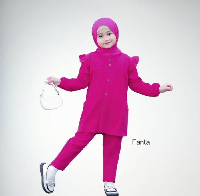 Setelan baju muslim anak perempuan