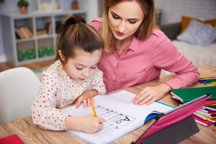 Lembar Kerja Anak TK - PAUD: Belajar Menulis Kata (A-Z)