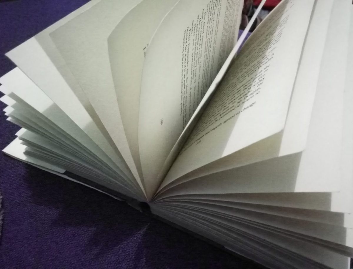 Mengenal Jenis Kertas dalam Penerbitan Buku | Halaman Moeka Publishing