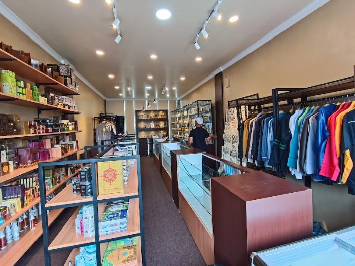 Toko baju kantor terdekat