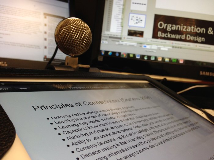 Asian entrepreneur working in small start up business online shop ...